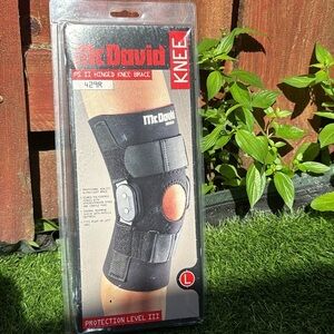 McDavid Black Knee Brace